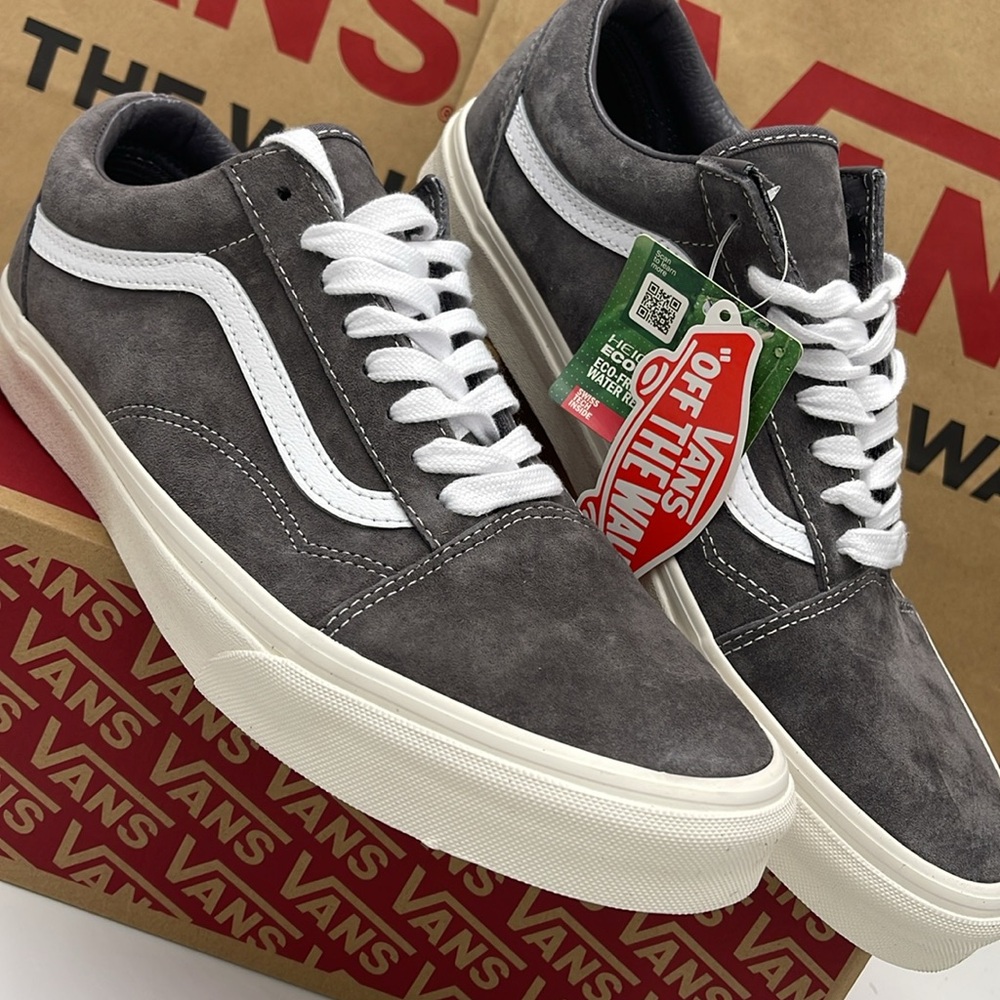 Vans Men’s Old Skool
(Pig Suede) Rabbit/Snow White
VN0A5KRF888 Sneakers - Picture 6 of 16